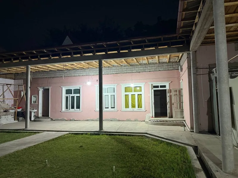 Яшаш ёки тикув цехи учун ижарага ҳовли - жой берилади. 400 у.е.