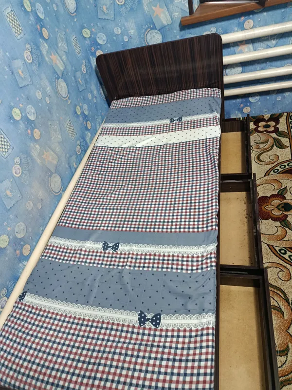 Продаётся кровать, состояние хорошее 1 Продаётся кровать, состояние хорошее 1