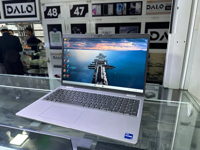 Dell Latitude 5520 2