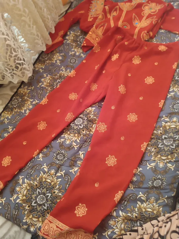 yangi kelinlar kiyadigan sari 4
