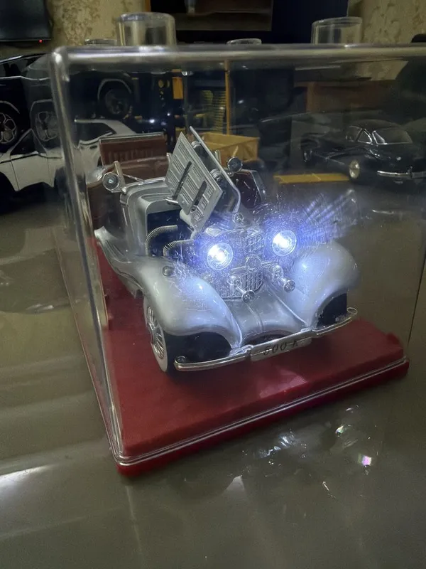 1:24 olchamdagi sifatli model mashina sotiladi