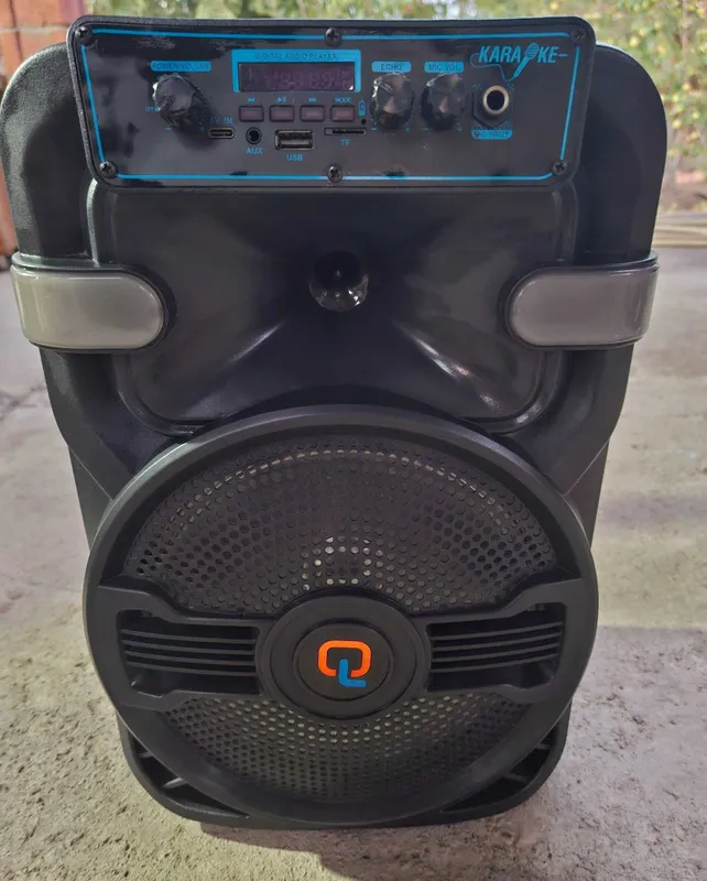 Портативная караоке-колонка с подсветкой и Bluetooth 2 Портативная караоке-колонка с подсветкой и Bluetooth 2