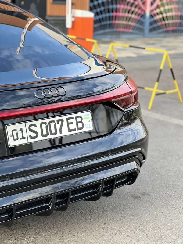 Audi e tron gt срочно год 2022 — фото 7