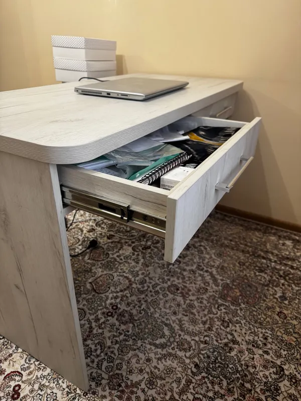 Uy va ofis uchun yozuv stoli (parta) 1 Uy va ofis uchun yozuv stoli (parta) 1