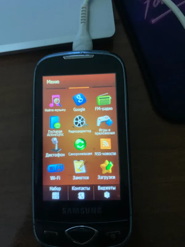 Samsung GT-S5560 2 Samsung GT-S5560 2