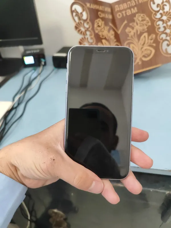 Iphone 11. 64gb 2 Iphone 11. 64gb 2