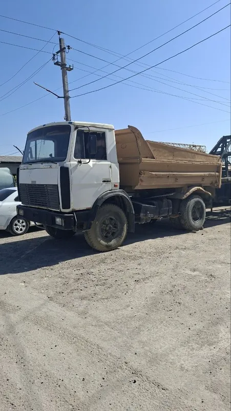 maz sotiladi yurib turgan pritsepi bilan 3