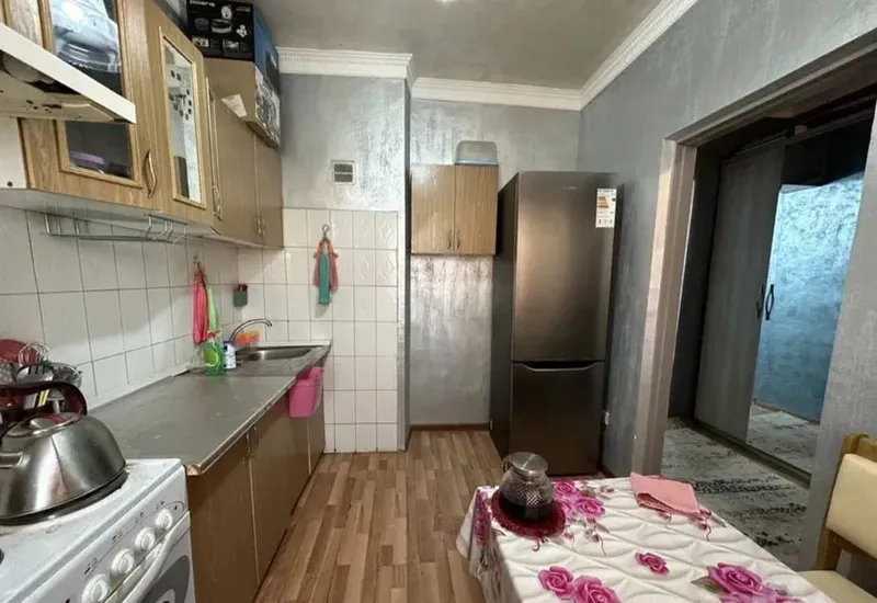 Bobur ko‘chasida 3 xonali kvartira sotiladi 6