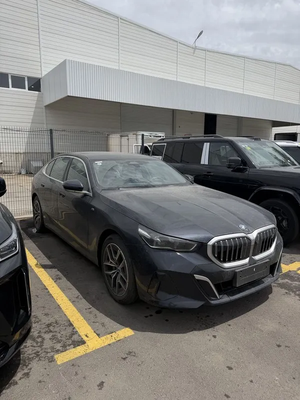 Bmw i5 40L msport