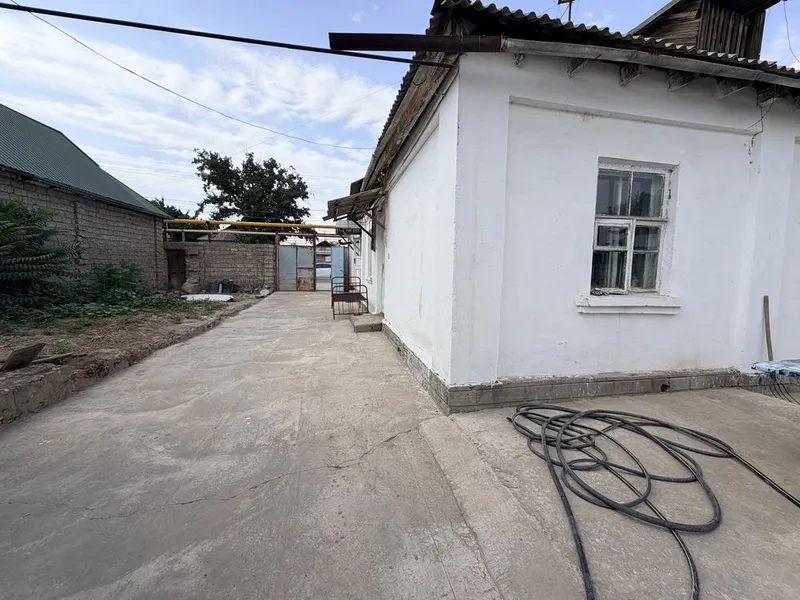 Sirdaryo shaharda Uzbekiston kochada 8 sothli uy Sirdaryo shaharda Uzbekiston kochada 8 sothli uy