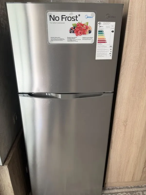 Холодильник Midea 1