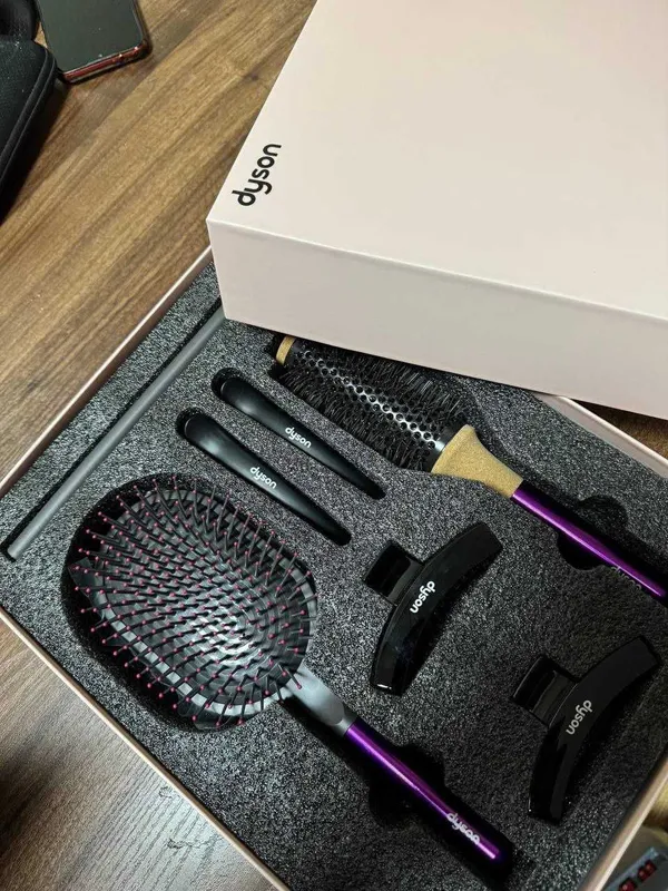 Dyson набор расческа для волос оригинал — фото 2 Dyson набор расческа для волос оригинал — фото 2