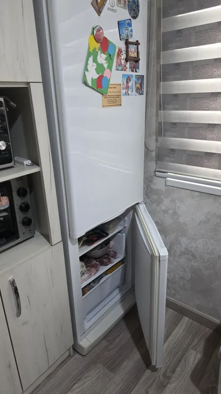 Холодильник Indesit 2 Холодильник Indesit 2