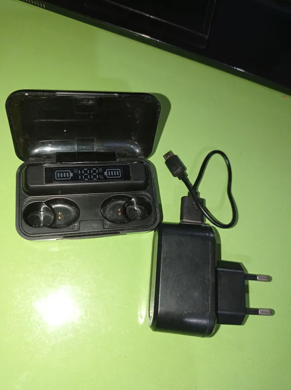TWS F9-5C simsiz bluetooth zaryadlash qutisi