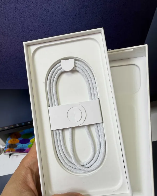 Как новый! iPhone 17 Pro Max 256GB, SIM + eSIM, коробка, док-станция, USB, новый* 3 Как новый! iPhone 17 Pro Max 256GB, SIM + eSIM, коробка, док-станция, USB, новый* 3