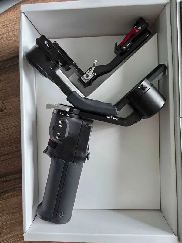 Гимбал DJI RS 3 MINI — фото 1 Гимбал DJI RS 3 MINI — фото 1