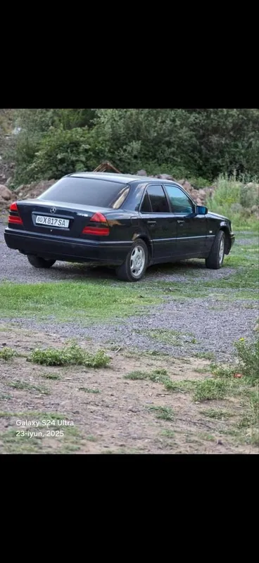 Срочно продаю машину Mercedes 180 3 Срочно продаю машину Mercedes 180 3