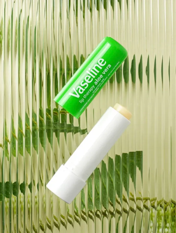 Vaseline Lip Therapy Aloe Vera — фото 2