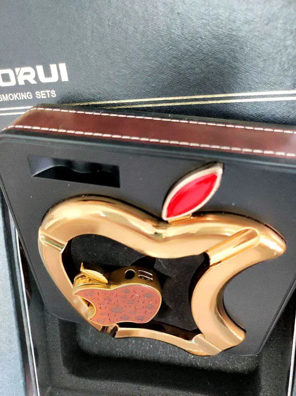 Erkaklar uchun sovg‘a to‘plami (kuldon va zajigalka) 4