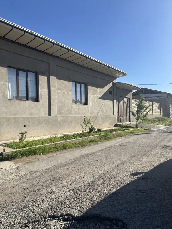 12.50 sotix uy yer sotiladi Toshkent tumani kirovda 1