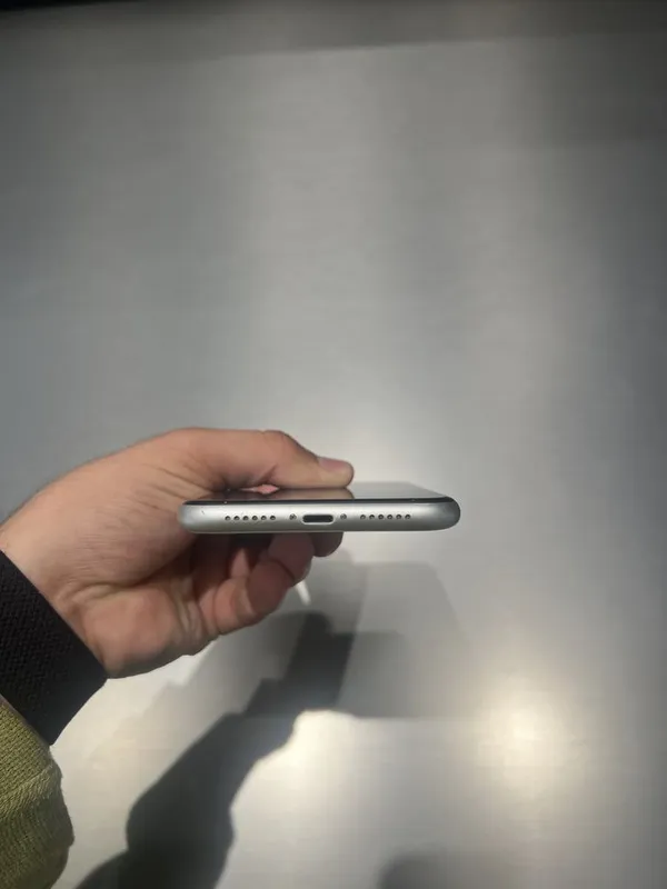Iphone 11 white 128 gb 6 Iphone 11 white 128 gb 6