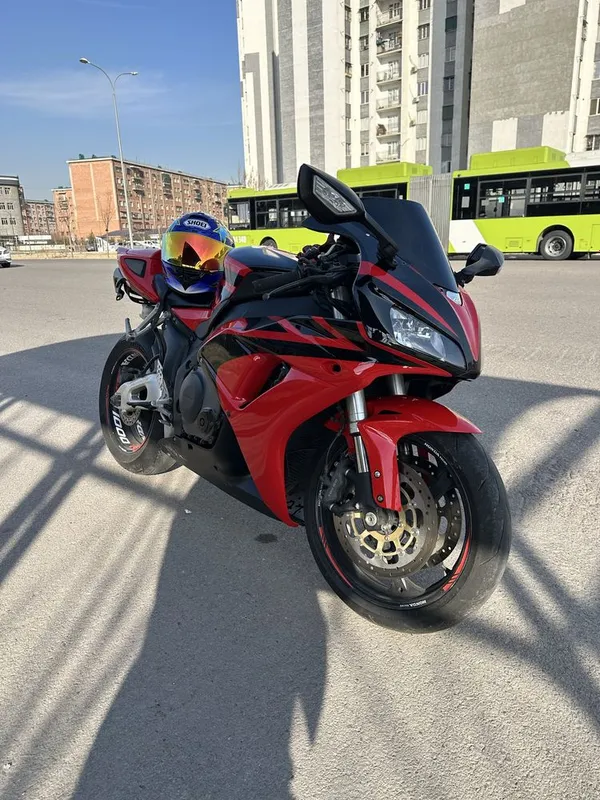 Срочно!! Продается Honda Sbr 1000 rr в идеальном состоянии док есть — фото 2