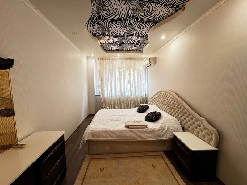 3 xonali kvartira sotiladi, 80 m², 2/4 (g‘ishtli uy), Mirzo-Ulug‘bek tumani 6