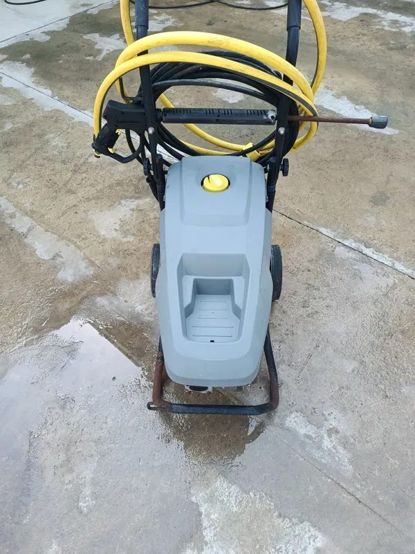 Продается Моющий аппарат высокого давления KARCHER HD 9/20-4 5 Продается Моющий аппарат высокого давления KARCHER HD 9/20-4 5