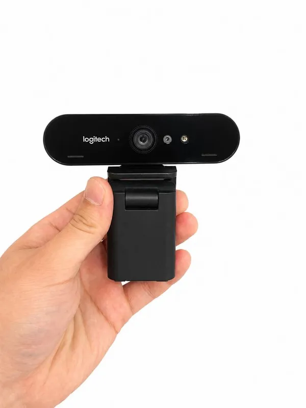 Logitech Brio 4K webcam sotiladi.