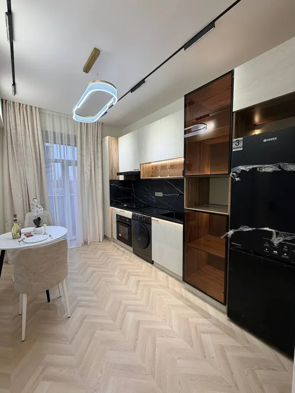 Продажа 2-комнатной квартиры — фото 1
