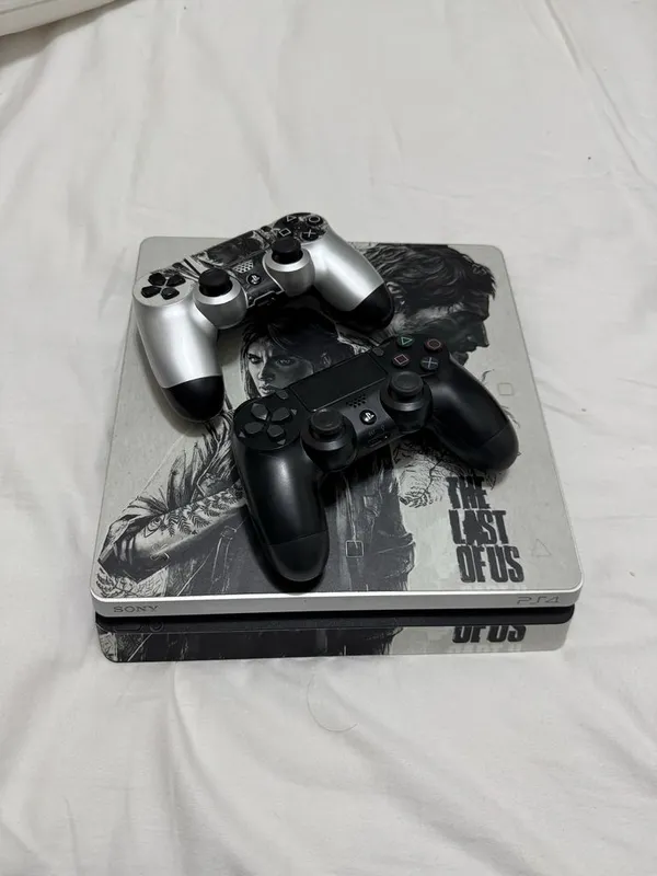 PlayStation 4 Slim