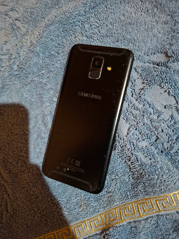 Samsung A6 32 ГБ, недостатков нет 2 Samsung A6 32 ГБ, недостатков нет 2