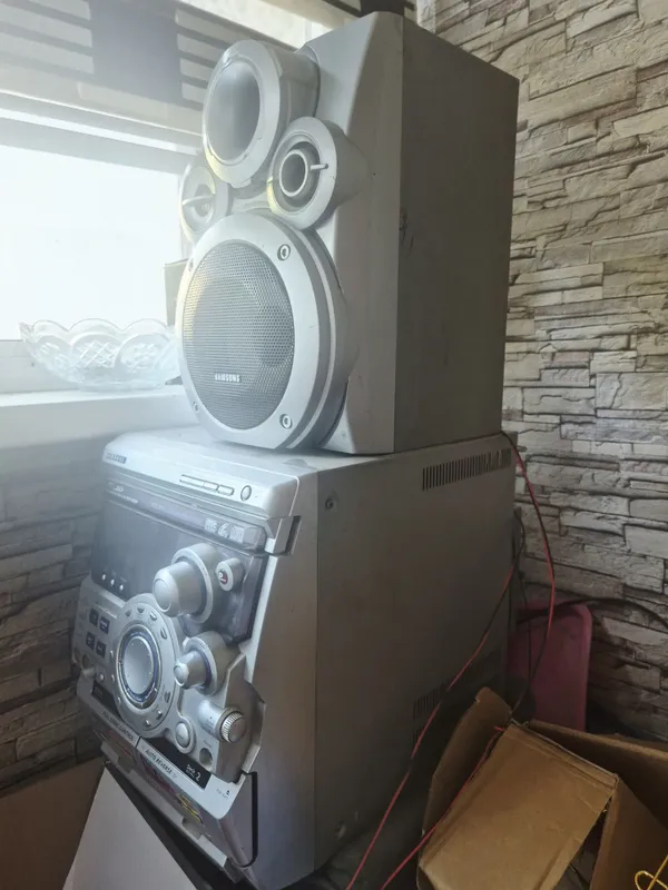Samsung musiqa markazini sotaman 2 Samsung musiqa markazini sotaman 2