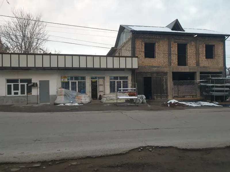 ПРОДАЕТСЯ дом с нежылыми помещениями — фото 5