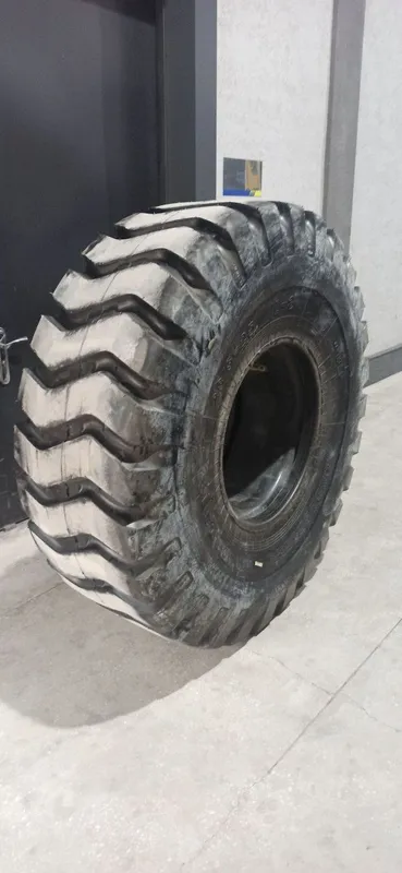 XCMG 23.5-25 18sloy yaxshi balon 2