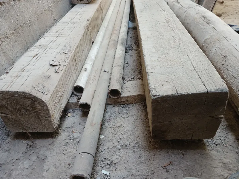 Тахта, брус 20×20, 2 поддона 2 Тахта, брус 20×20, 2 поддона 2