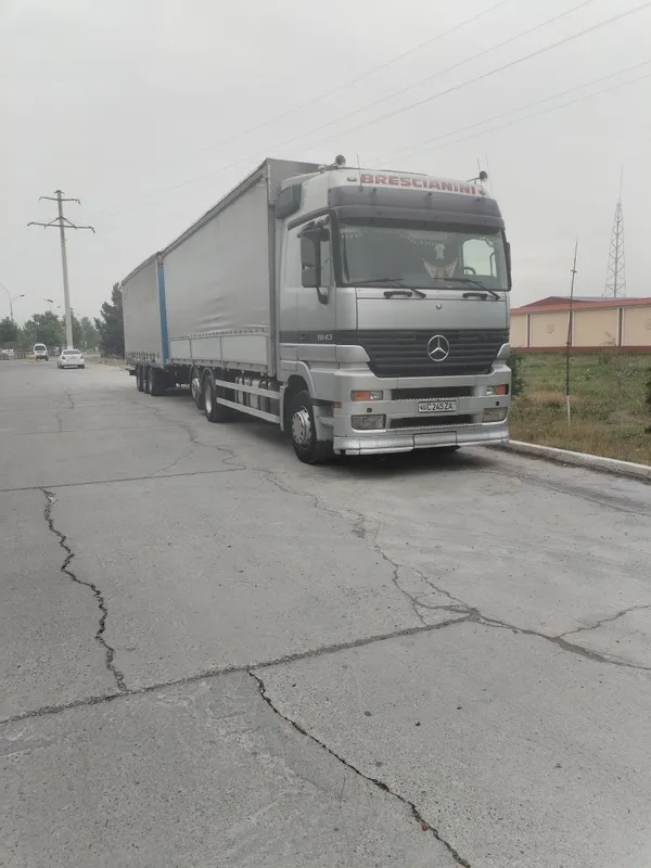 Мерс Актрос паравоз сотилади