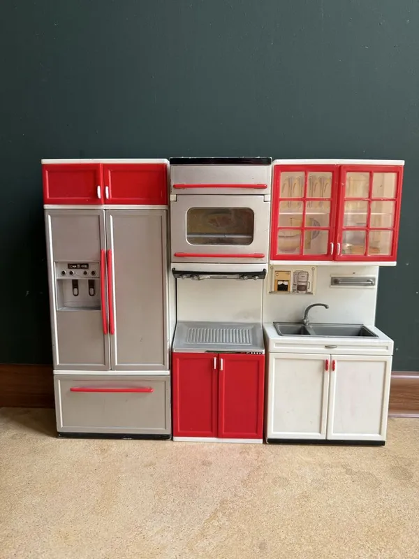 Продаётся игрушка кухня для кукол барби — фото 1