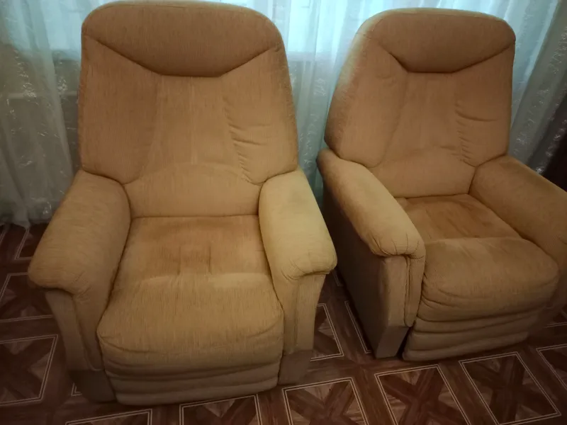 продам кресло мягкие раскладные и журнальный стол продам кресло мягкие раскладные и журнальный стол