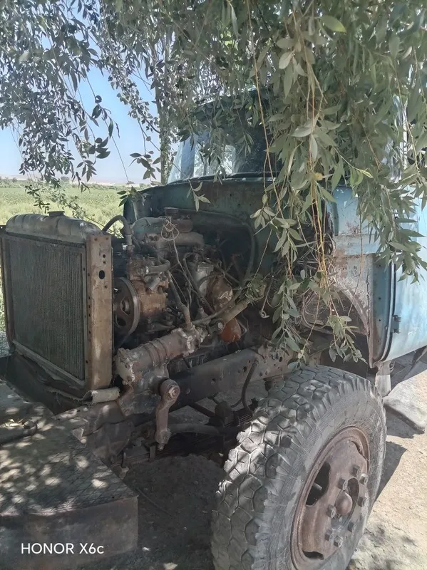 Zil 130 holati yaxshi olaman degan odamga kelish tirib beramiz. 5