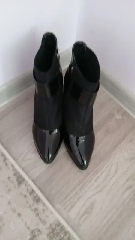 ayollar tuflı
