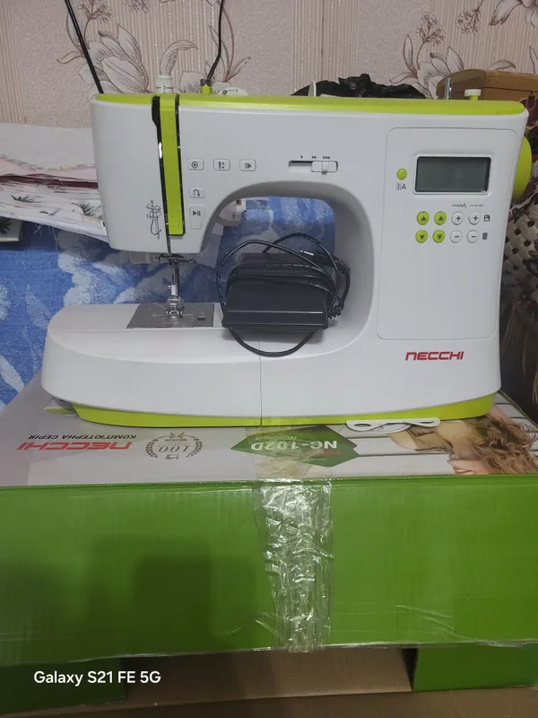 Продам швейную машинку