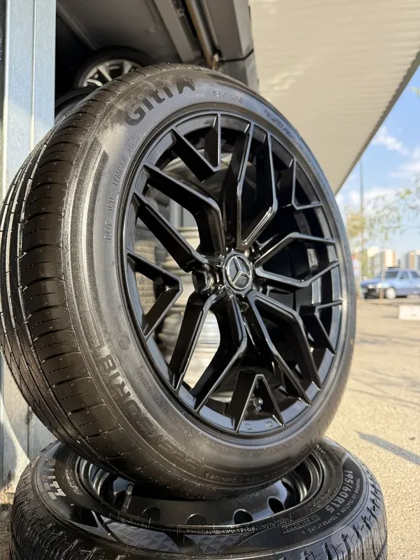 Диски и шины Lamborghini, состояние как новое 6 Диски и шины Lamborghini, состояние как новое 6