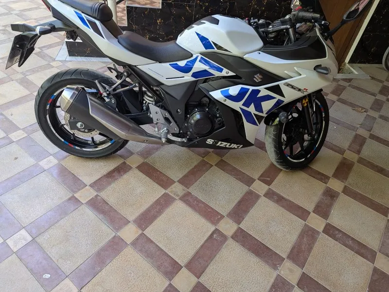 Suzuki GSXR 250 original ! 1