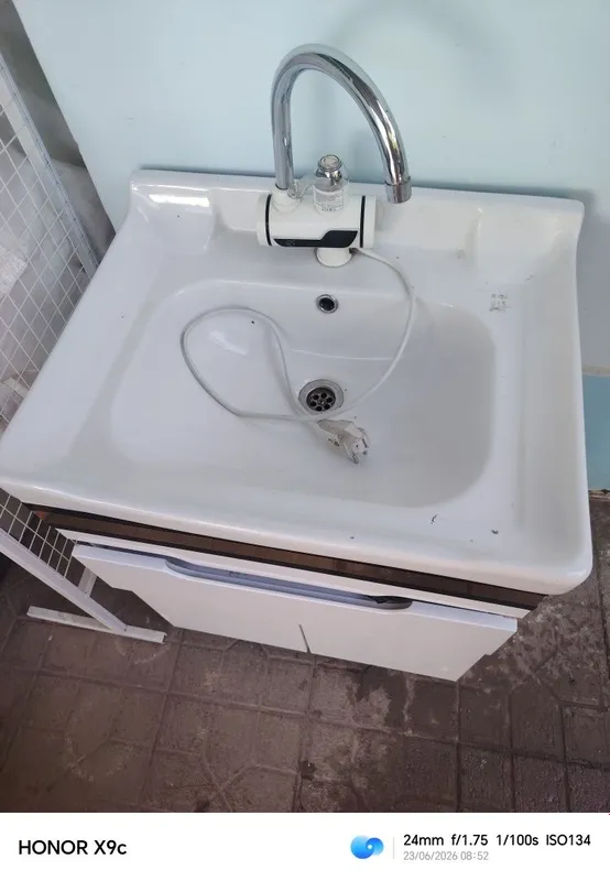 Rakvina sotiladi 1 Rakvina sotiladi 1