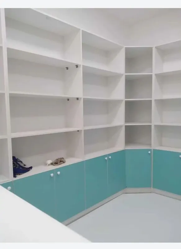 Apteka va magazinlar uchun poʻlka vitrina — фото 2