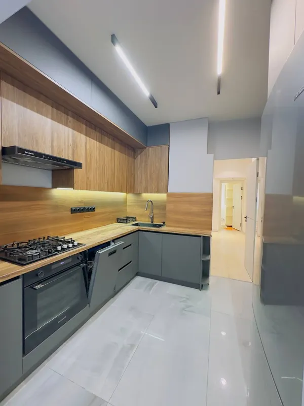 100 m², 4 xonali kvartira sotiladi, Mirabad tumani · ID 7058 8