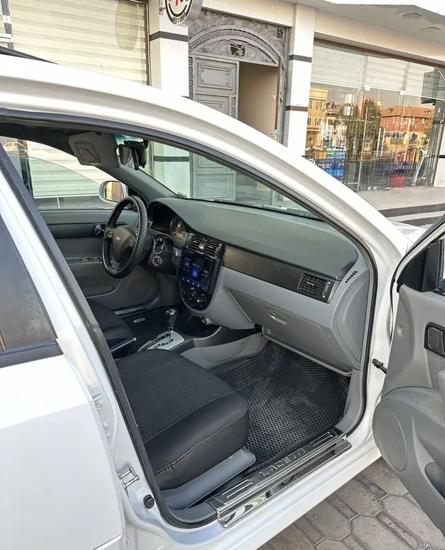 Lasetti avtomat sotiladi 4