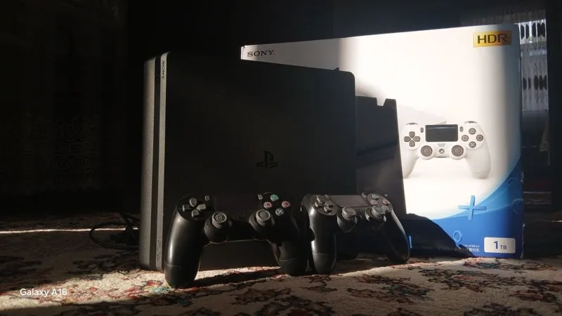 PlayStation 4 Slim. Срочно 3 PlayStation 4 Slim. Срочно 3