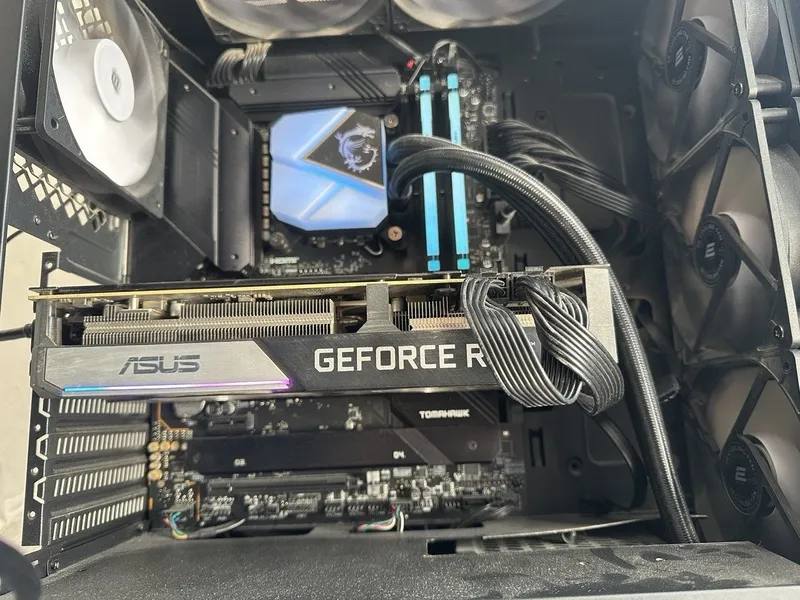 RTX 3070 8GB sotiladi — FurMark testidan o'tgan, aybi yo'q